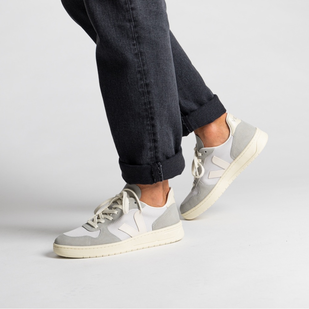 Veja V-10 Alveomesh Sneaker in Light Grey/Pierre sz 36EU/5US New in Box